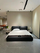 Load image into Gallery viewer, Avenye Bed