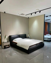 Load image into Gallery viewer, Avenye Bed