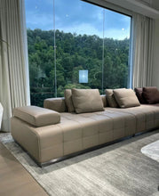 Load image into Gallery viewer, Lawrence