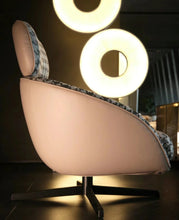 Load image into Gallery viewer, Russel