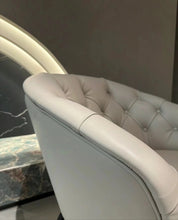 Load image into Gallery viewer, Winston